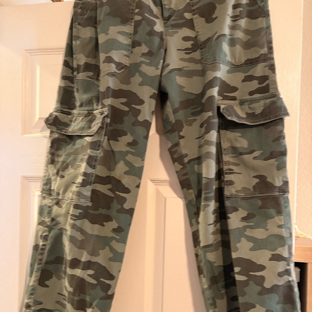 Universal Thread- Chinos size 8